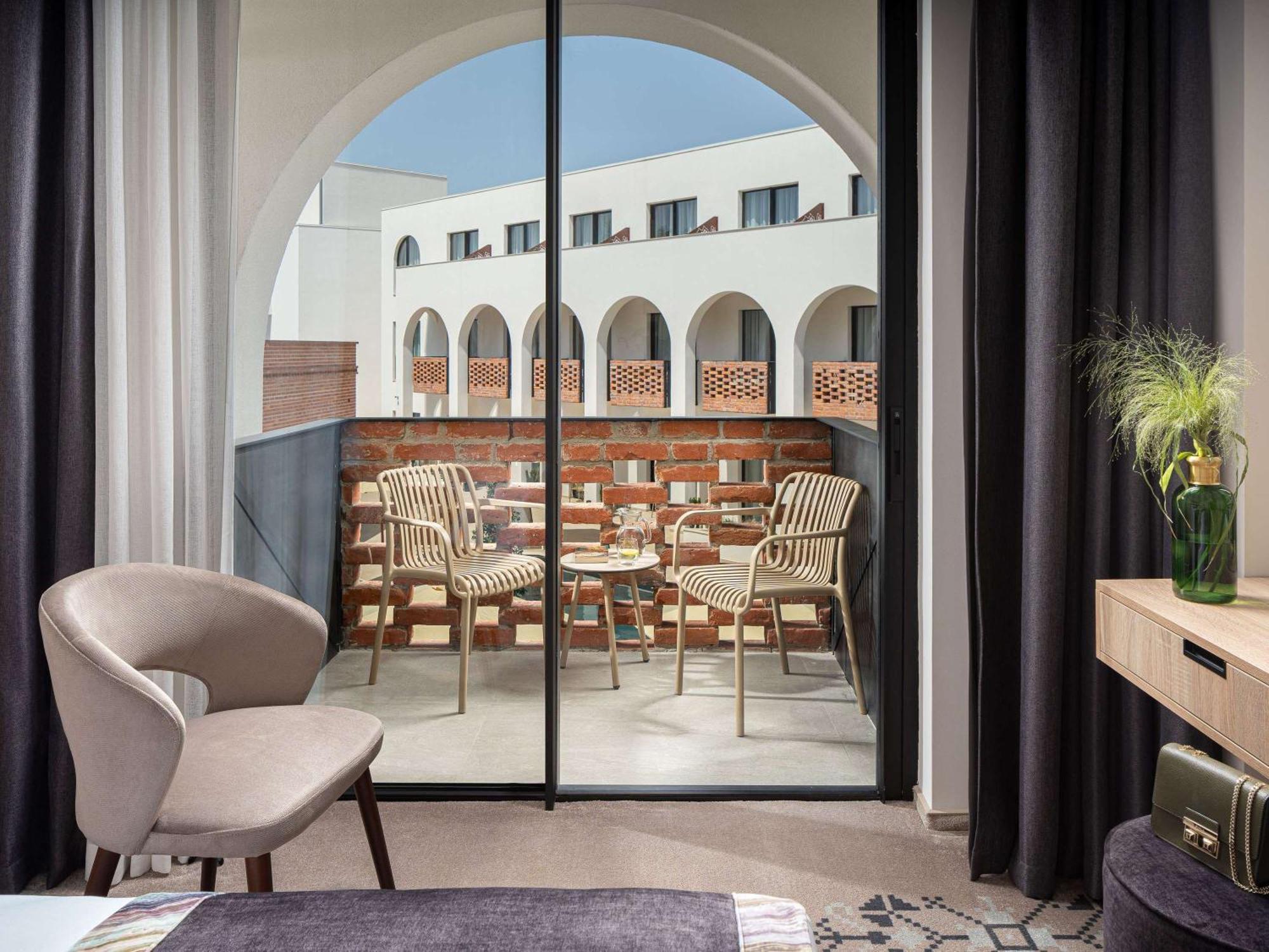 Mercure Conacul Cozieni Pasarea Exterior foto